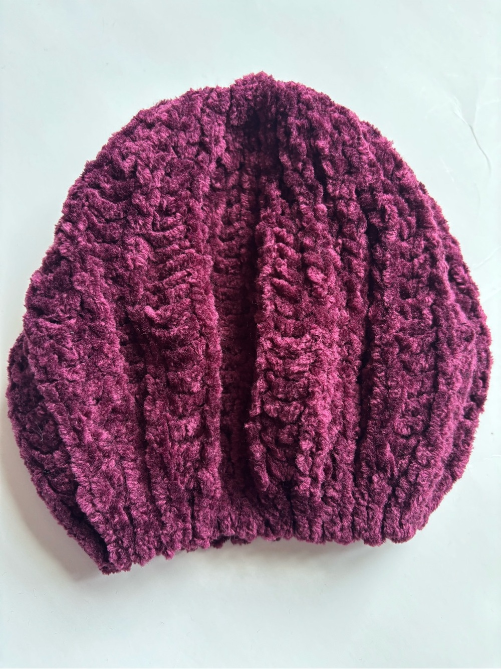 APT 9 soft plush Knit Beanie, burgundy/beer color, like new